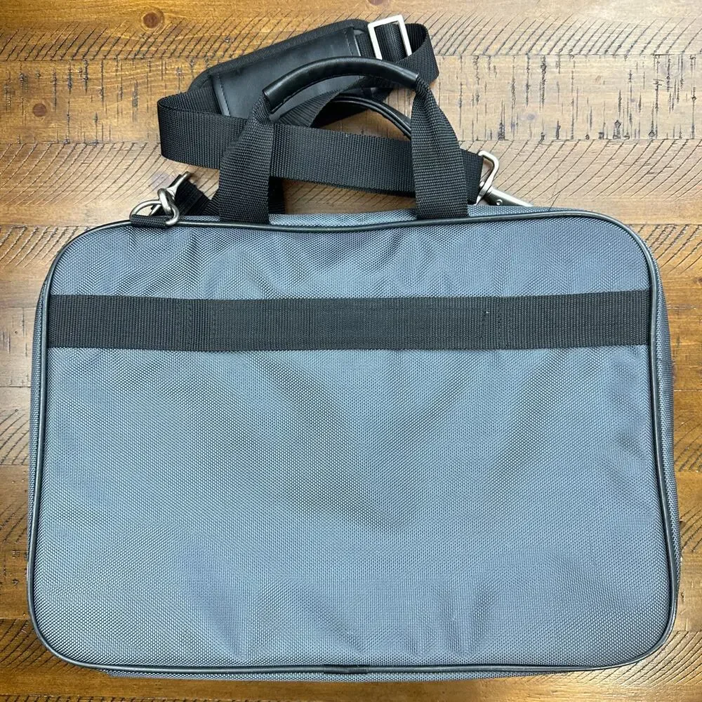 Foray Multi Purpose Travel Bag 17” Laptop Carry Case w Strap Multiple Zippers